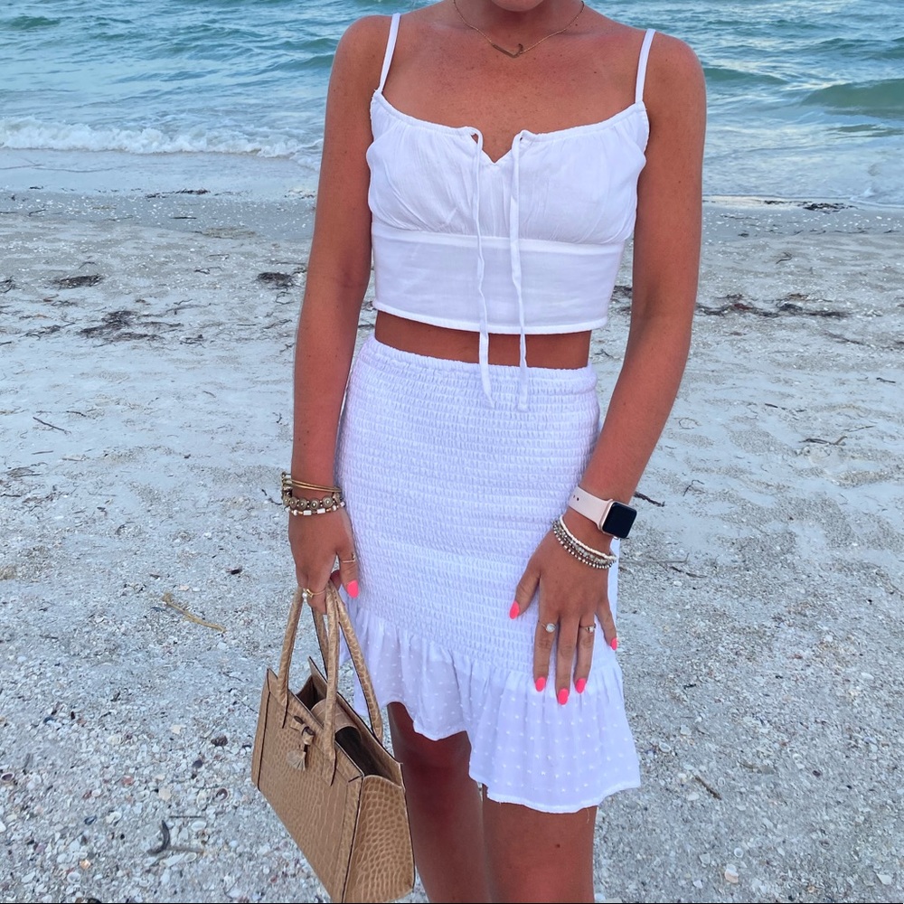 Hollister Skirt & Shirt Summer Outfit